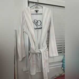VS robe
